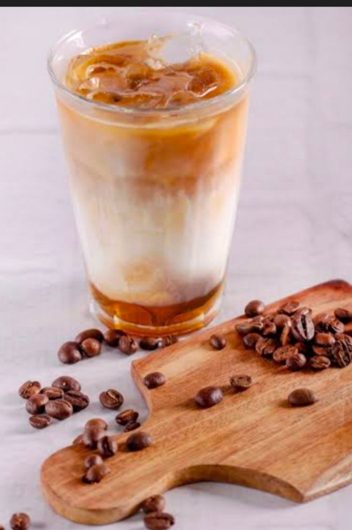 Hazelnut Late