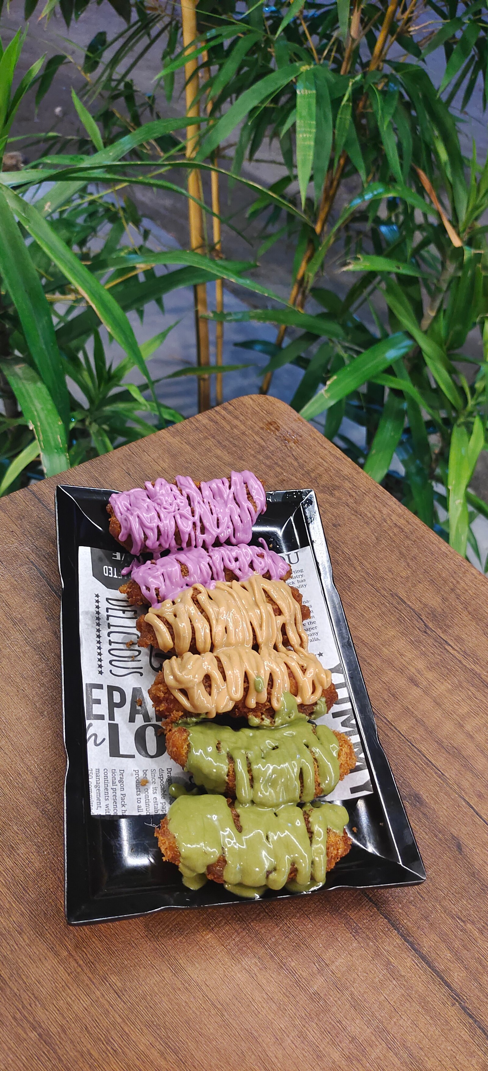 pisang pasir saus kacang,taro dan green tea